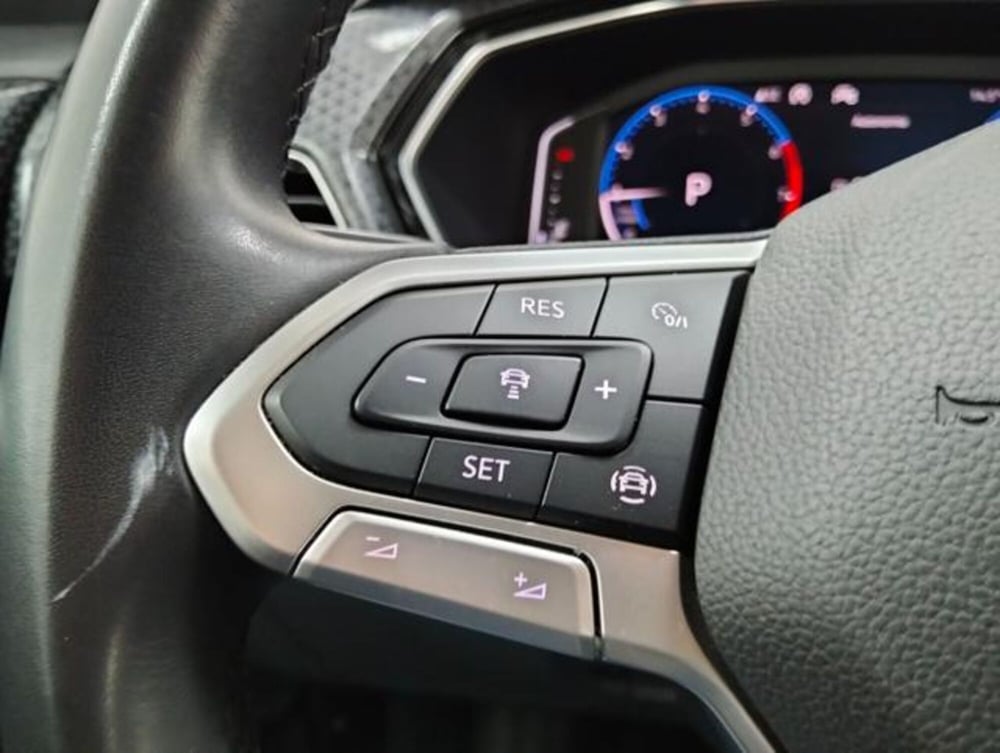 Volkswagen T-Cross usata a Como (9)