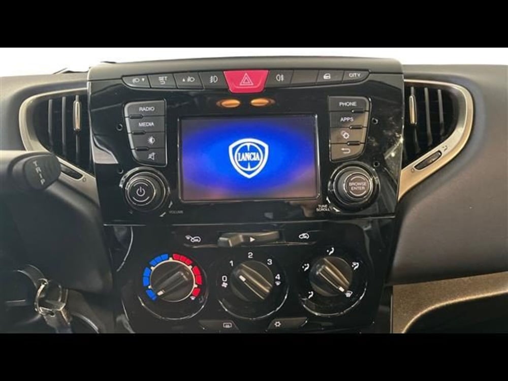 Lancia Ypsilon usata a Firenze (9)