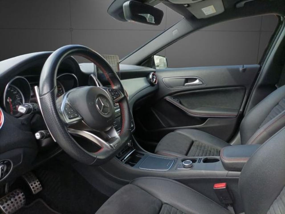 Mercedes-Benz GLA SUV usata a Milano (14)