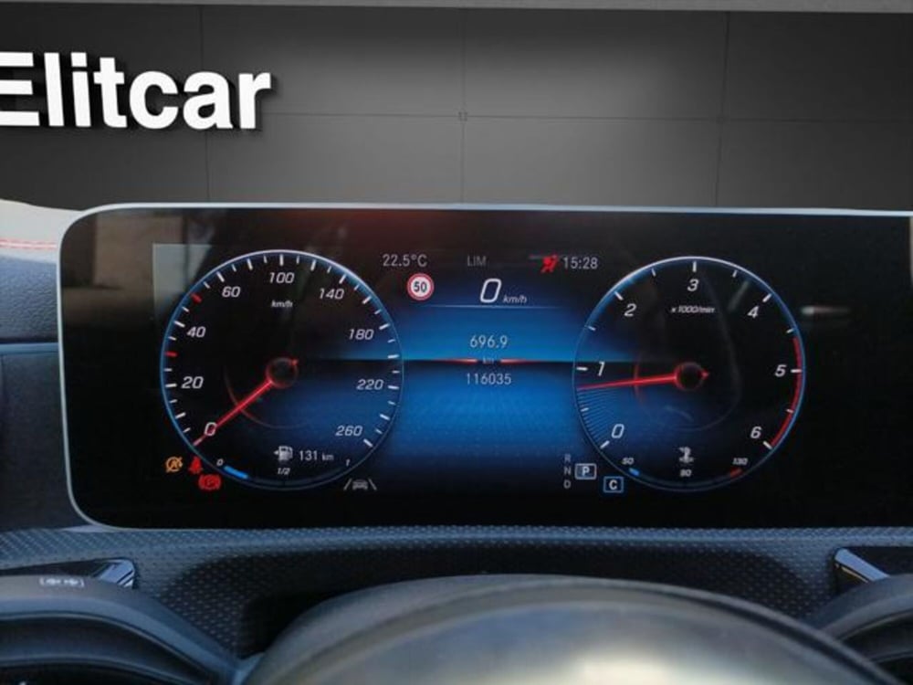Mercedes-Benz CLA Shooting Brake usata a Milano (13)