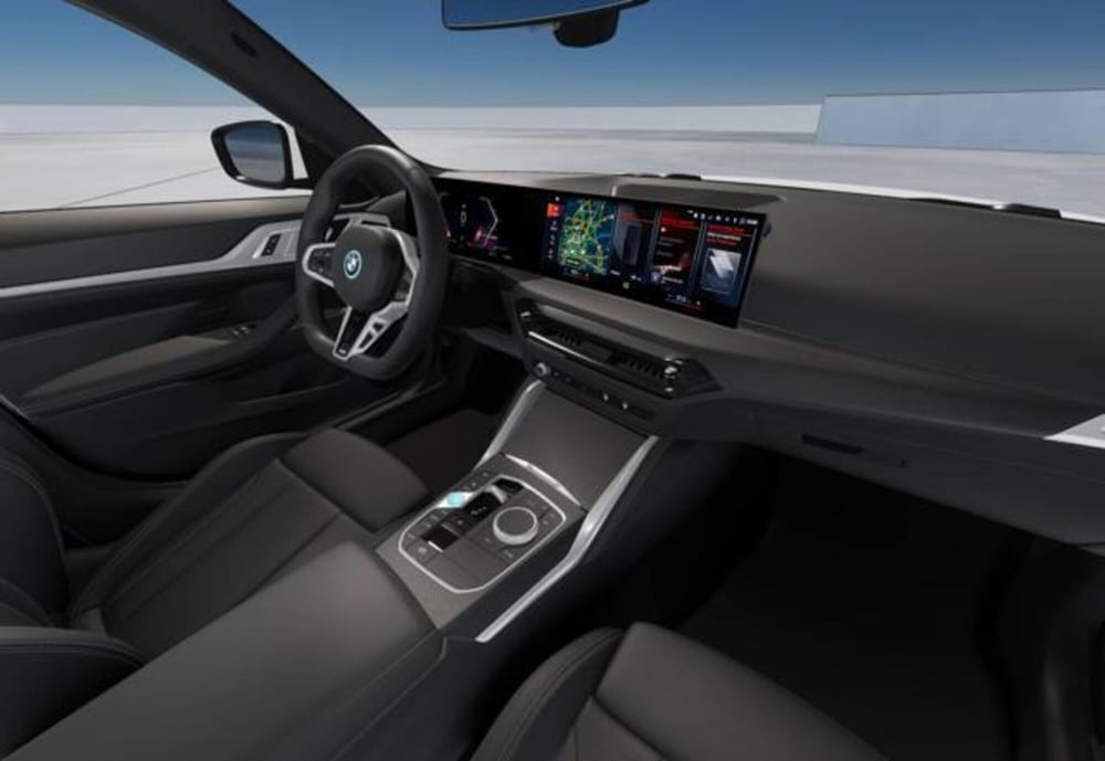 BMW i4 nuova a Modena (15)