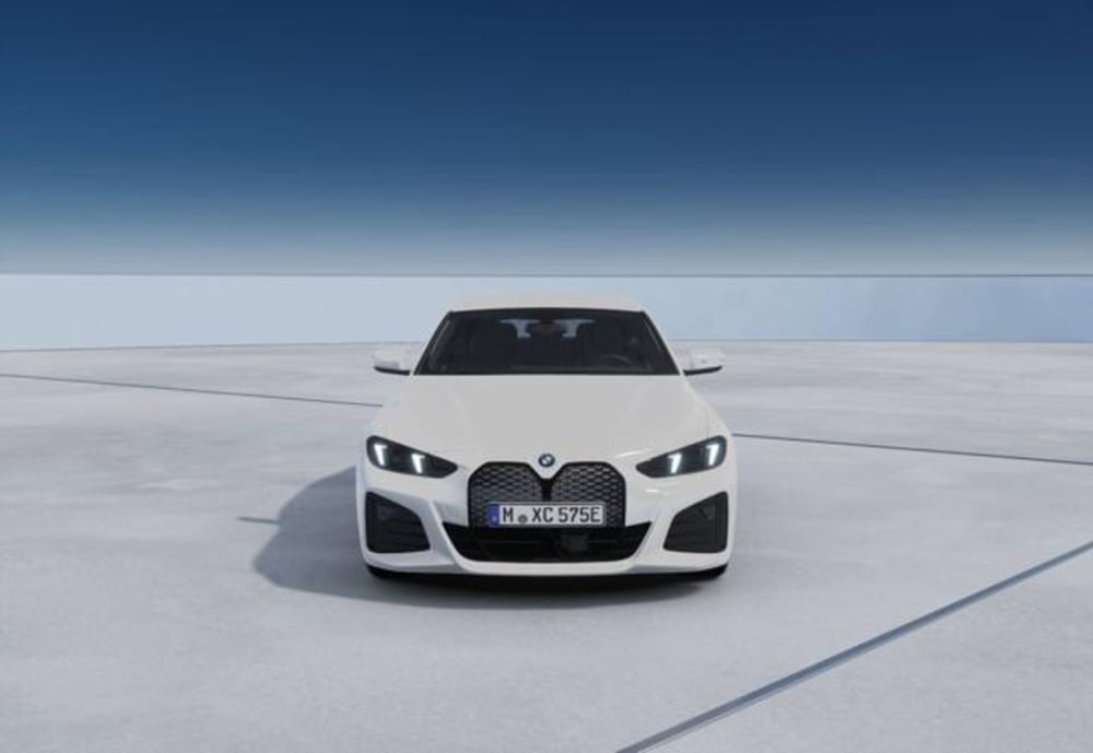 BMW i4 nuova a Modena (3)