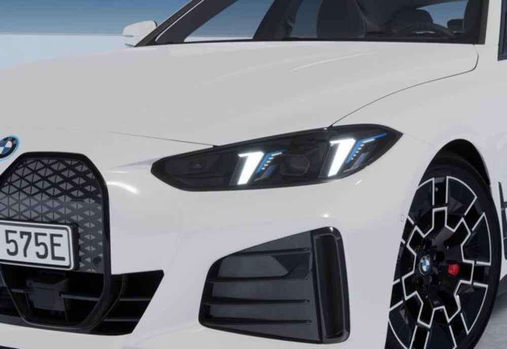 BMW i4 nuova a Modena (7)