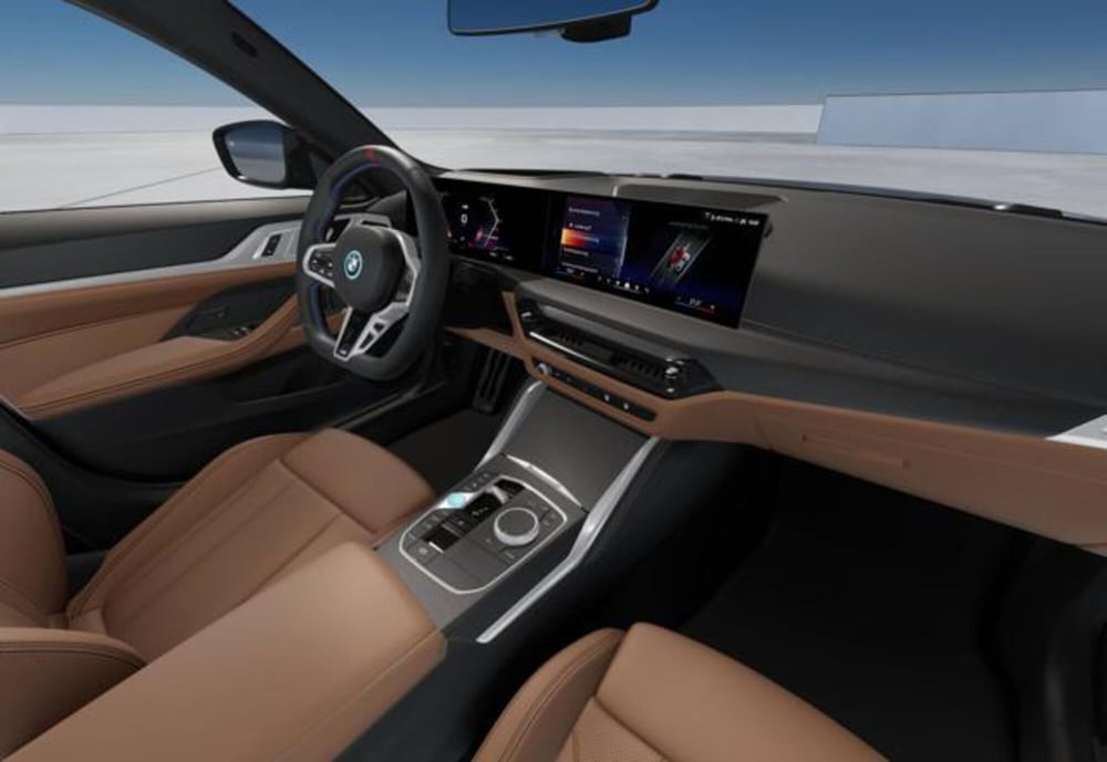 BMW i4 nuova a Modena (15)