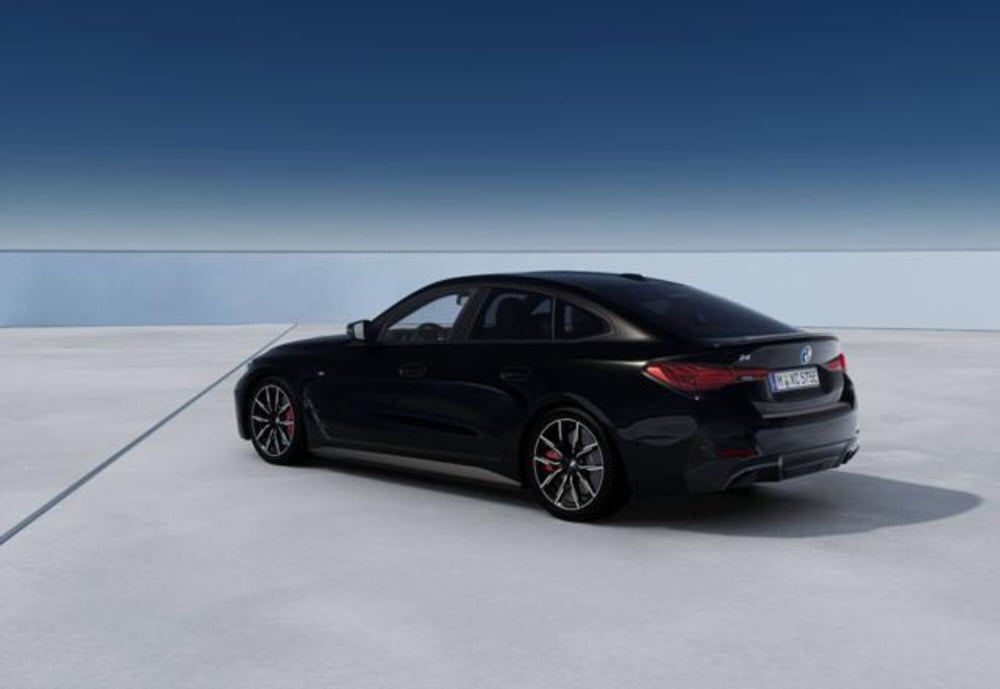 BMW i4 nuova a Modena (2)