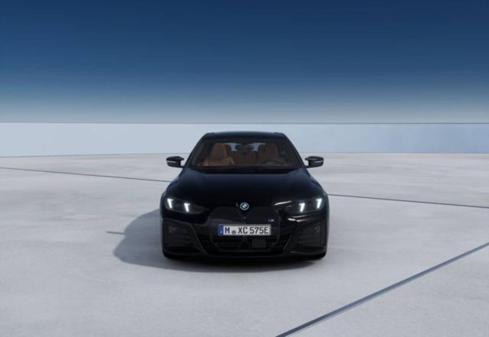 BMW i4 nuova a Modena (3)