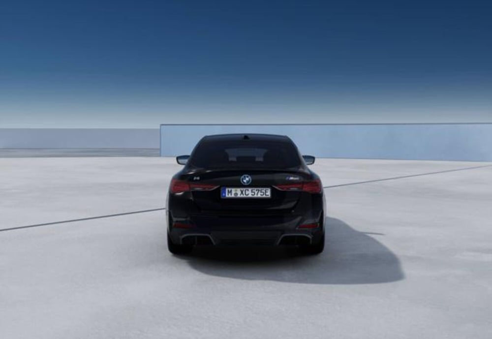 BMW i4 nuova a Modena (6)