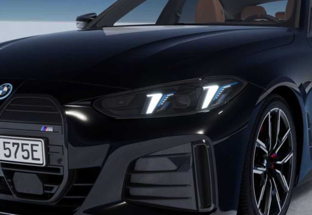 BMW i4 nuova a Modena (7)