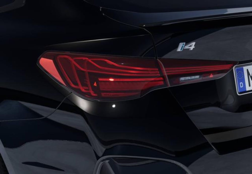 BMW i4 nuova a Modena (9)