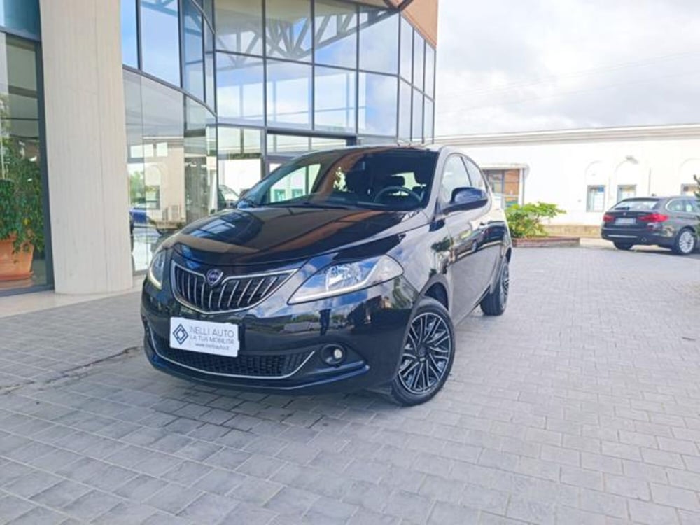 Lancia Ypsilon usata a Pisa