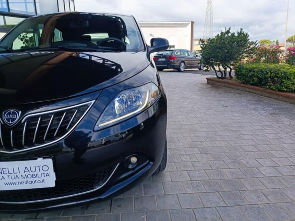 Lancia Ypsilon usata a Pisa (15)