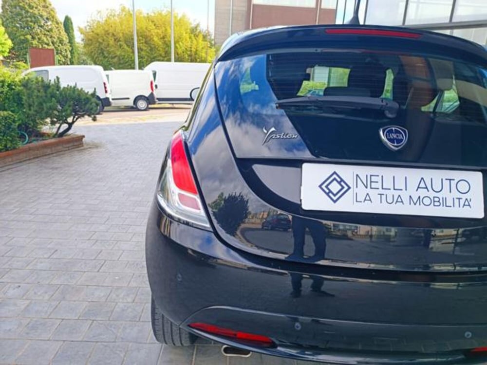 Lancia Ypsilon usata a Pisa (2)
