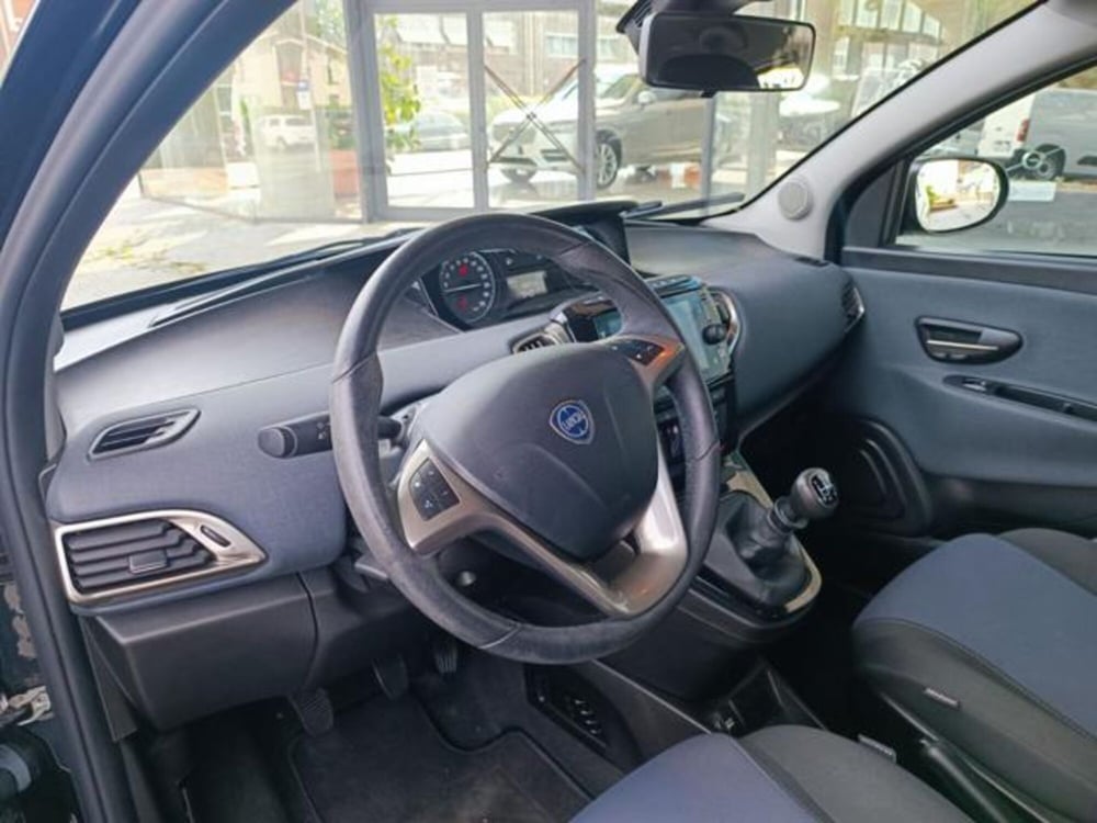 Lancia Ypsilon usata a Pisa (20)