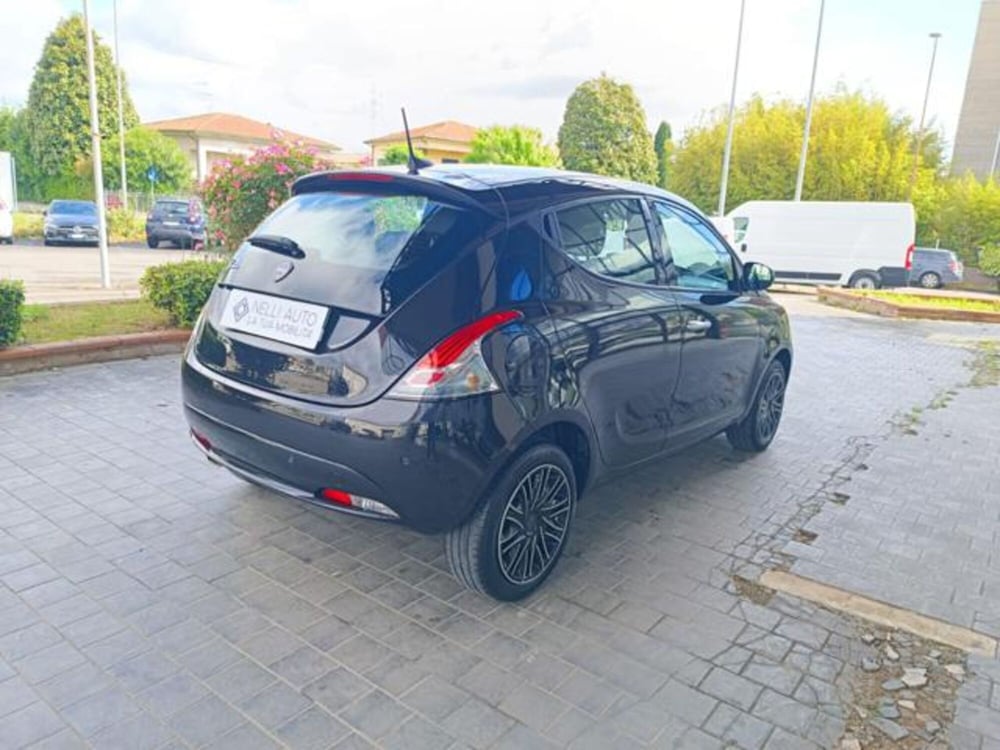Lancia Ypsilon usata a Pisa (3)