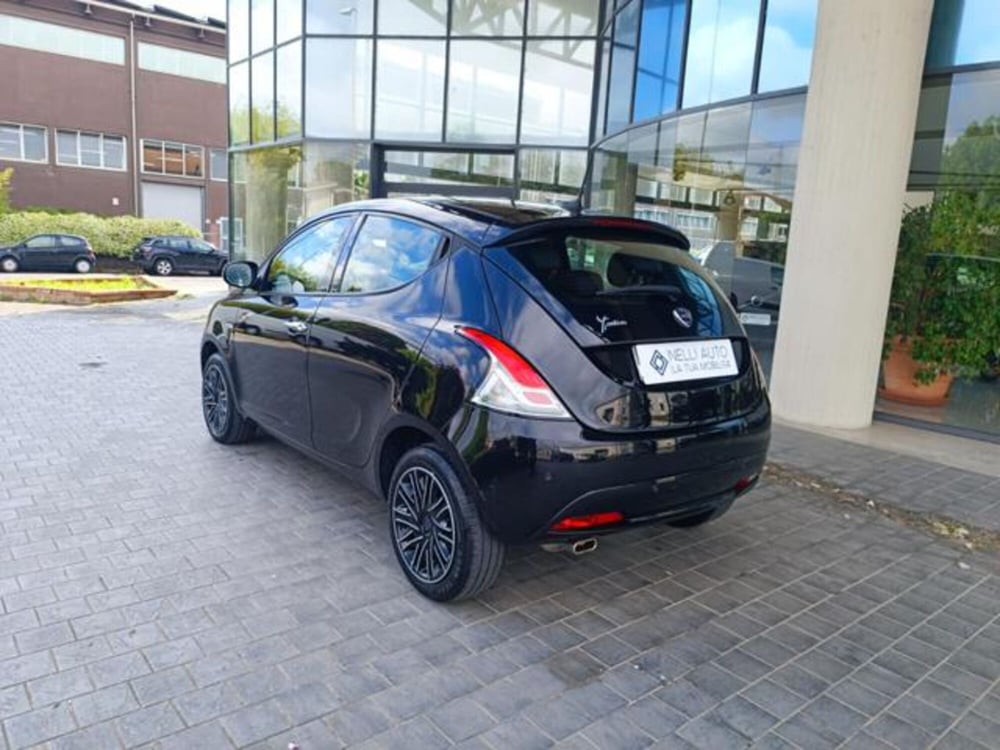Lancia Ypsilon usata a Pisa (4)