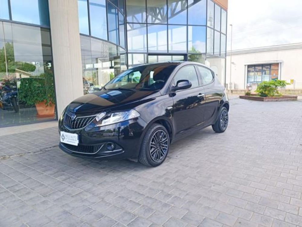 Lancia Ypsilon usata a Pisa (5)