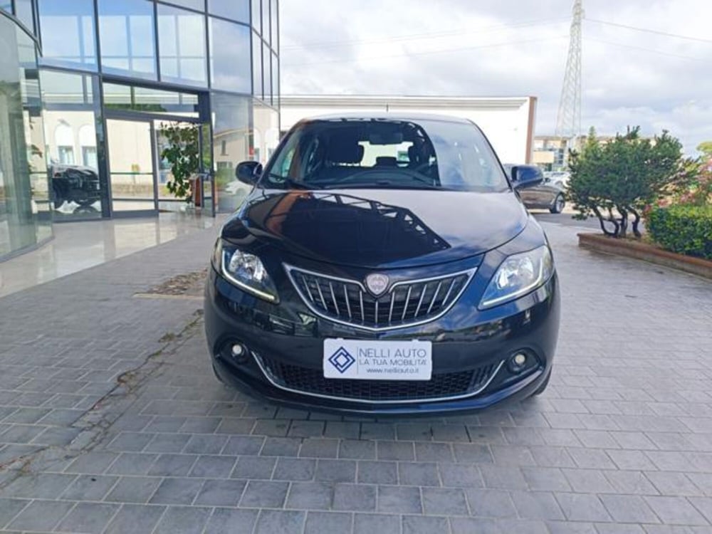 Lancia Ypsilon usata a Pisa (6)