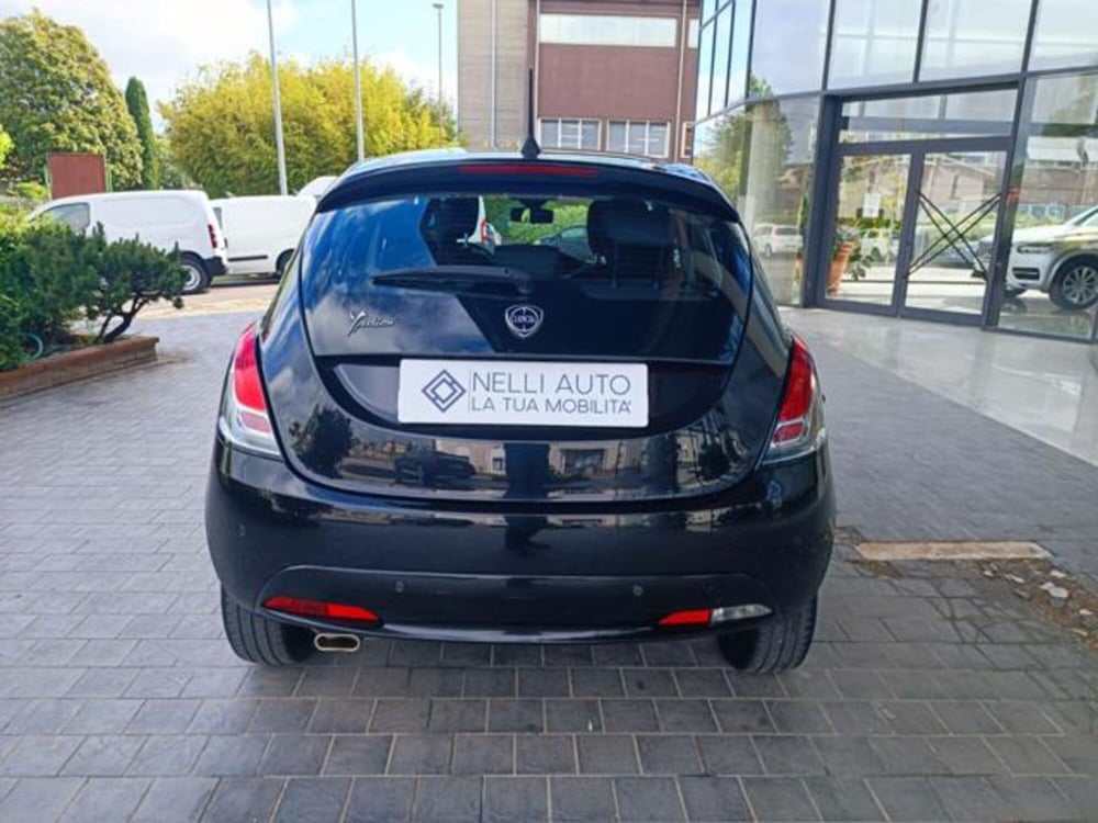 Lancia Ypsilon usata a Pisa (9)