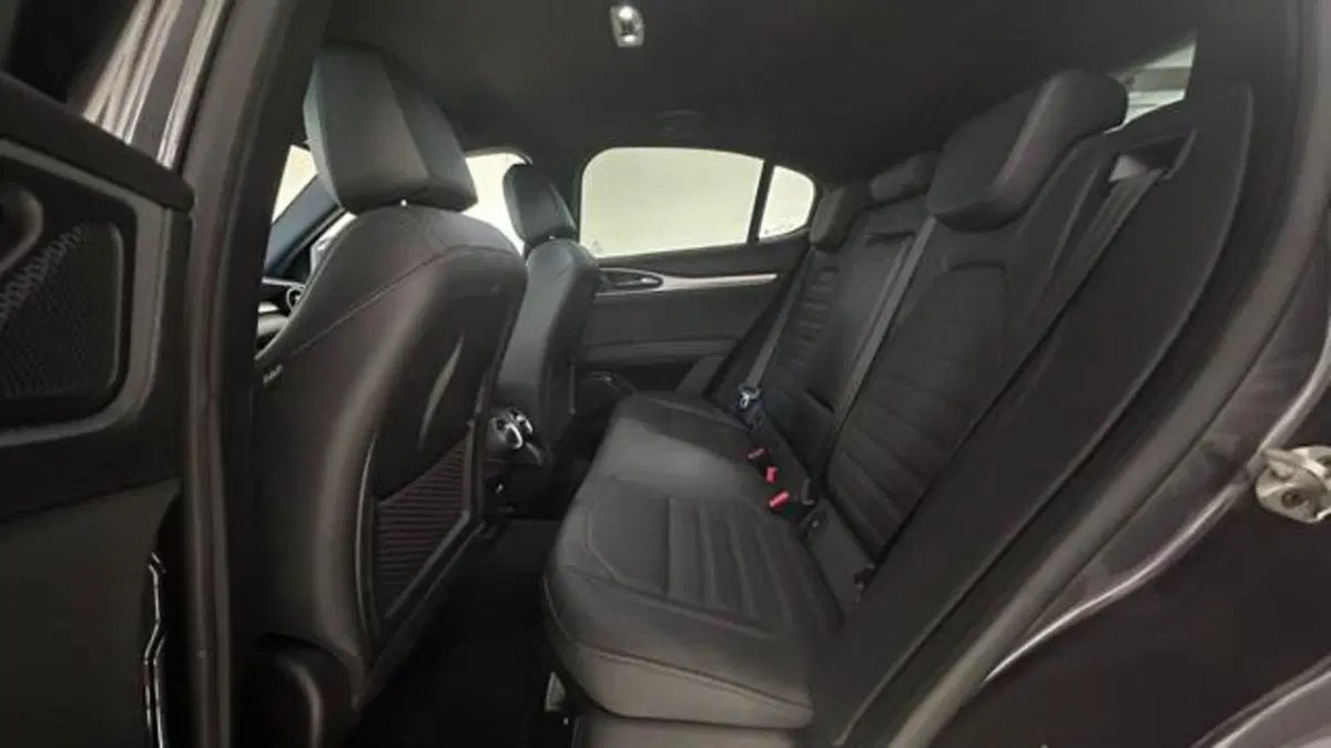 Alfa Romeo Stelvio usata a Reggio Emilia (10)