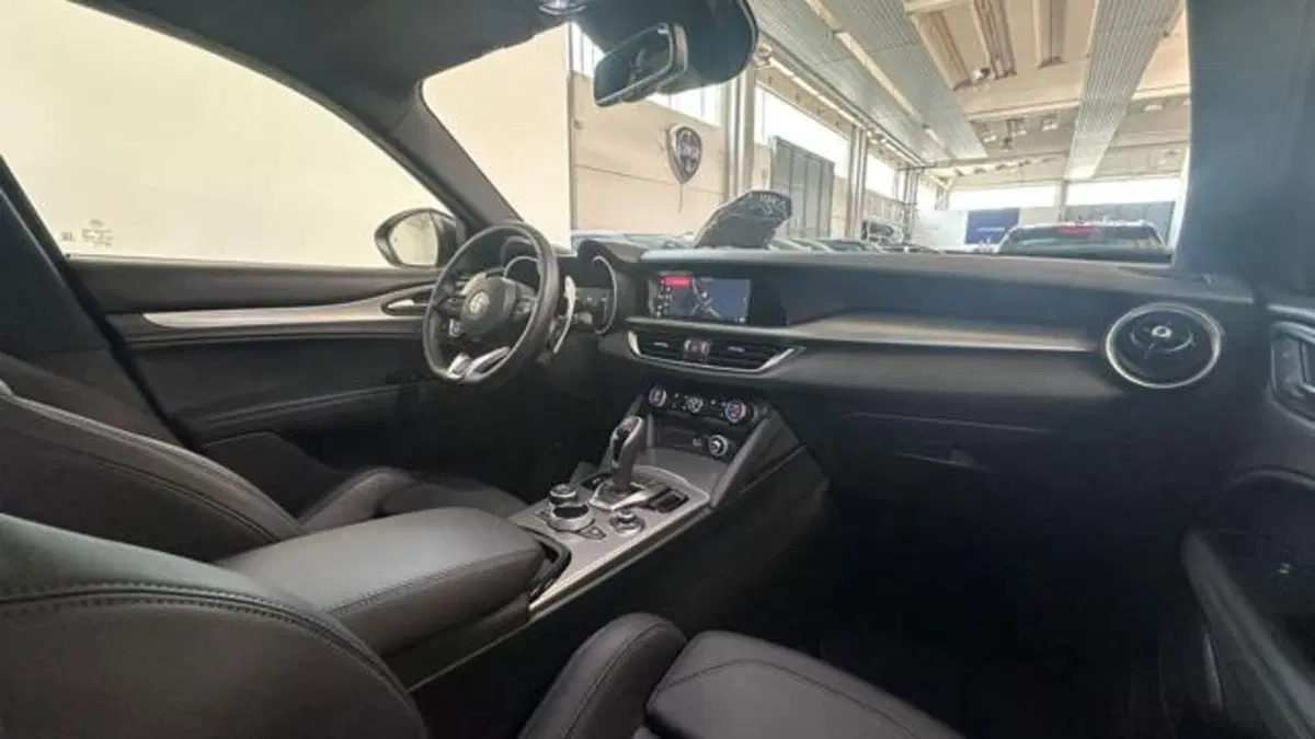 Alfa Romeo Stelvio usata a Reggio Emilia (12)