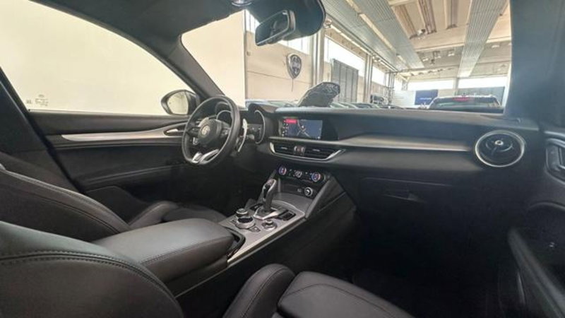 Alfa Romeo Stelvio usata a Reggio Emilia (12)
