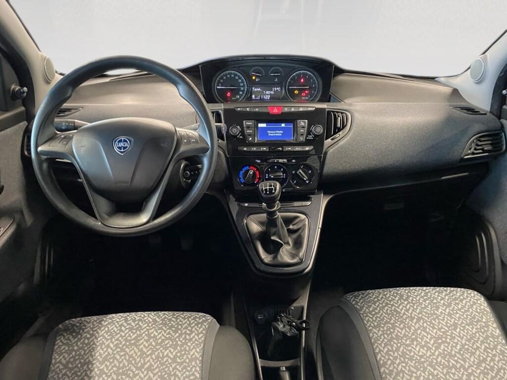 Lancia Ypsilon usata a Torino (6)