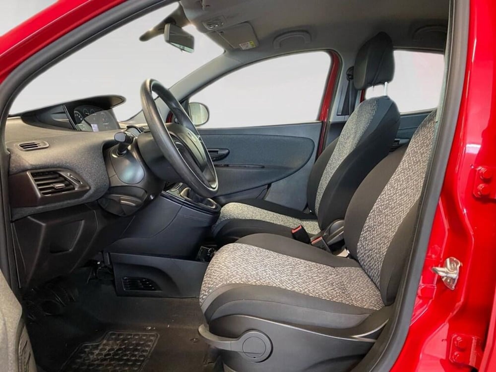Lancia Ypsilon usata a Torino (7)