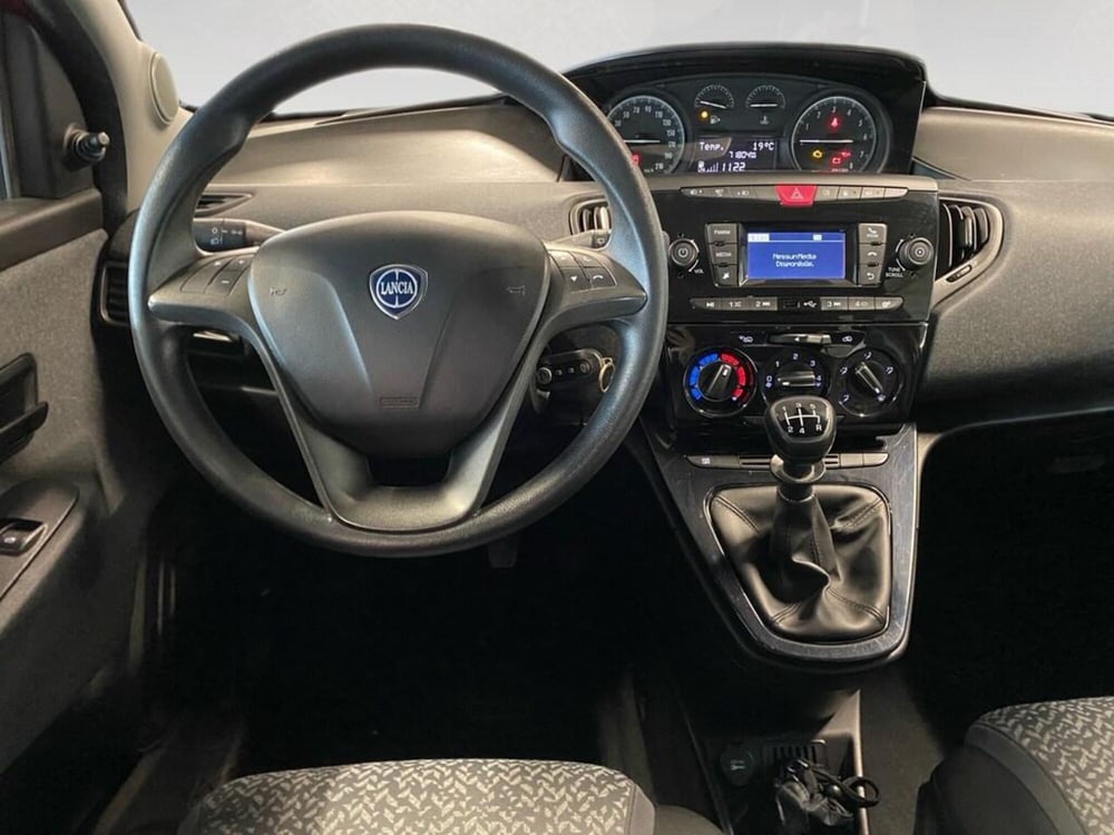 Lancia Ypsilon usata a Torino (15)
