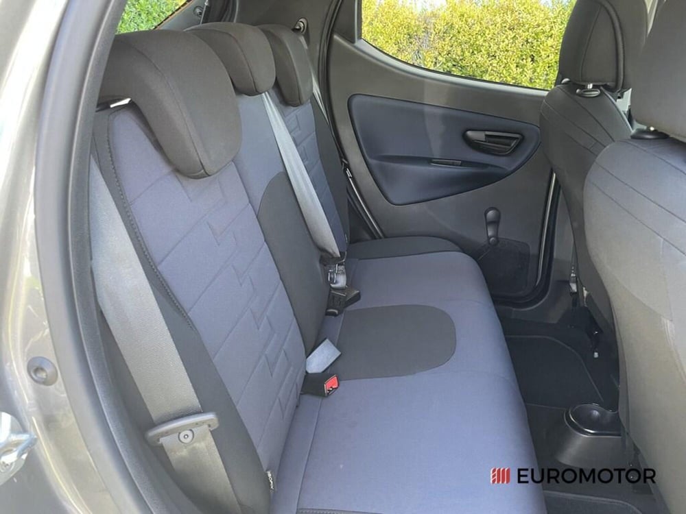 Lancia Ypsilon usata a Bari (11)