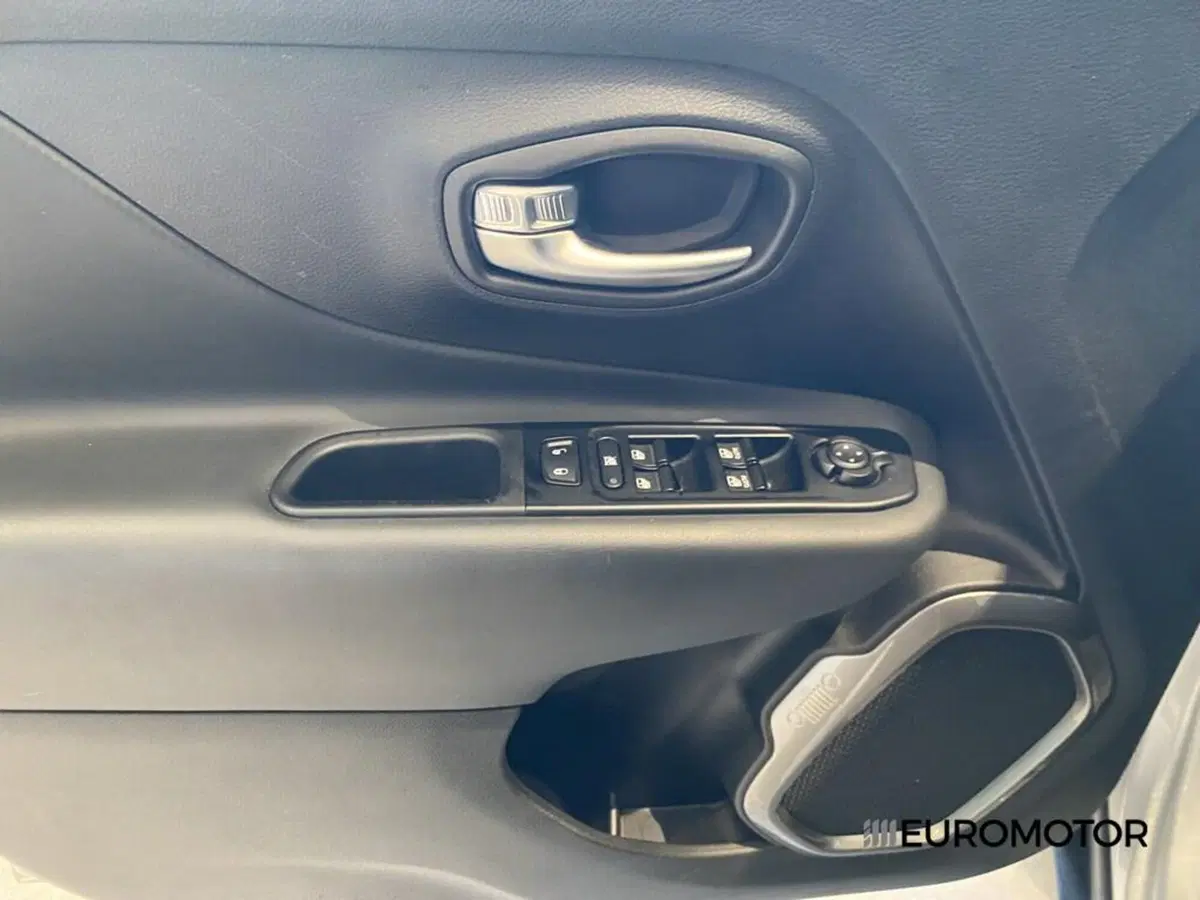 Jeep Renegade usata a Bari (12)