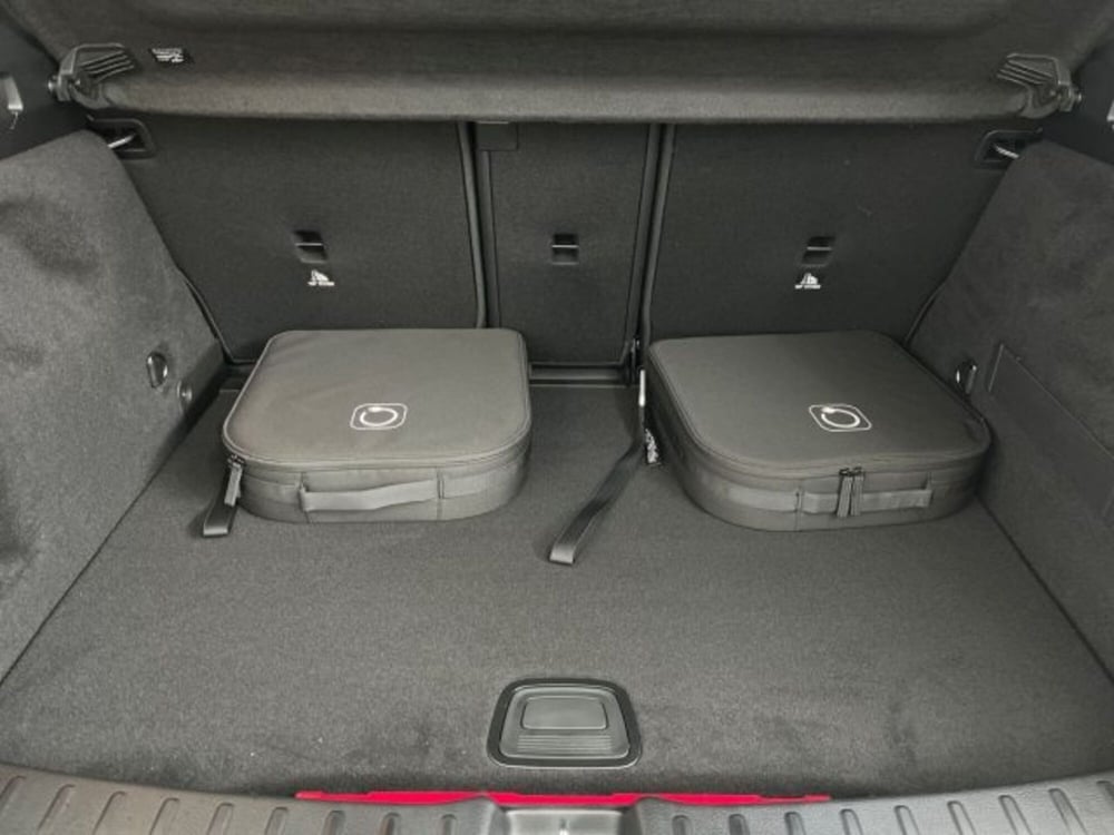 Mercedes-Benz GLA SUV nuova a Verona (13)