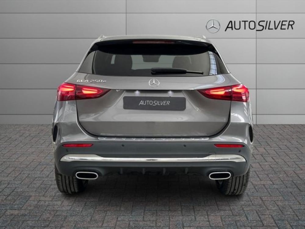 Mercedes-Benz GLA SUV nuova a Verona (4)