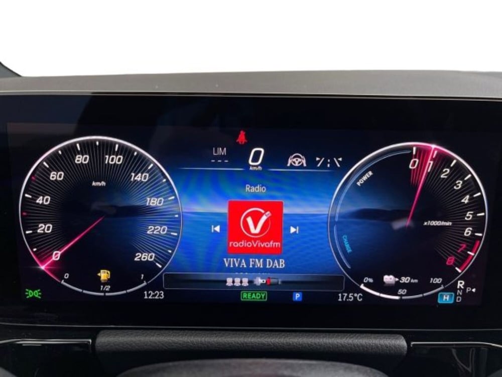 Mercedes-Benz GLA SUV nuova a Verona (8)