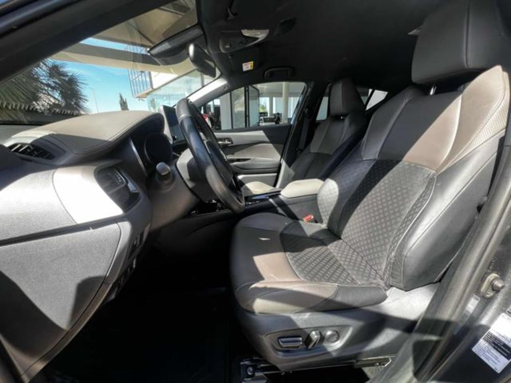Toyota Toyota C-HR usata a Sassari (10)