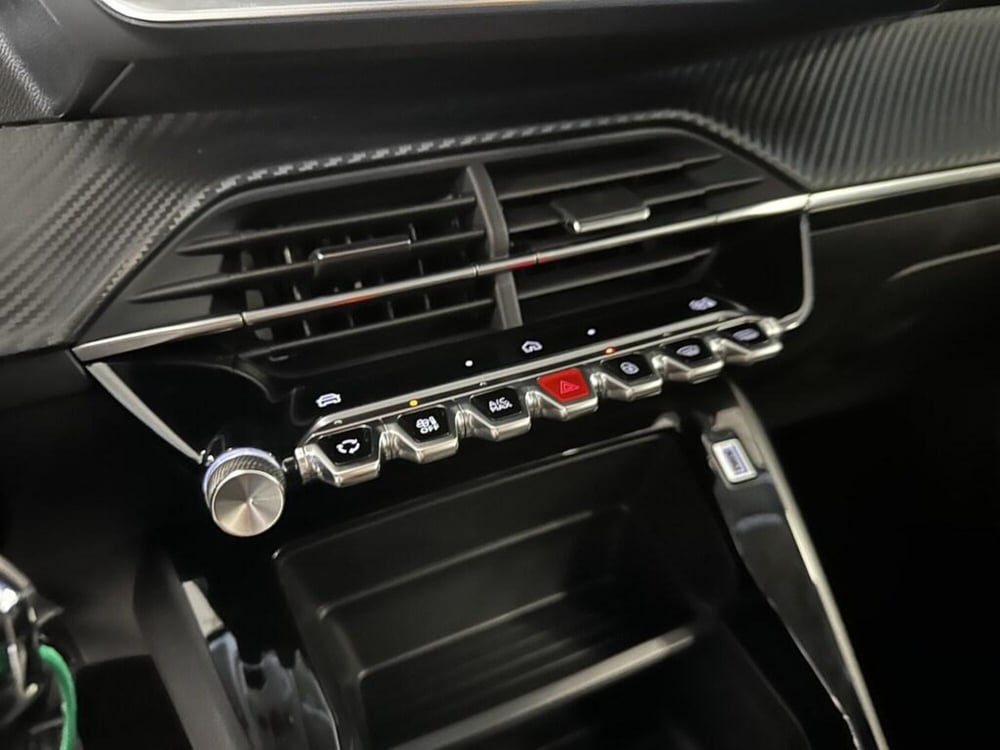 Peugeot 208 nuova a Torino (13)