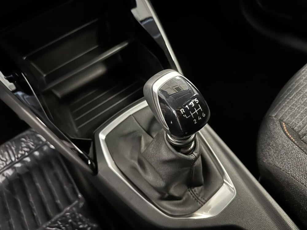 Peugeot 208 nuova a Torino (14)