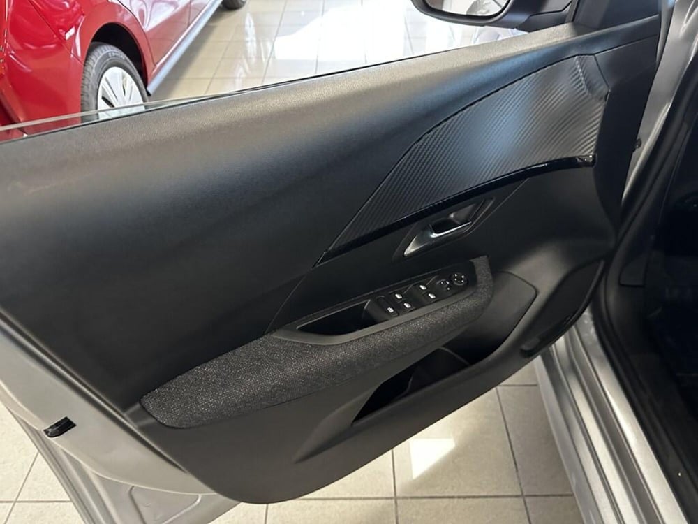 Peugeot 208 nuova a Torino (7)