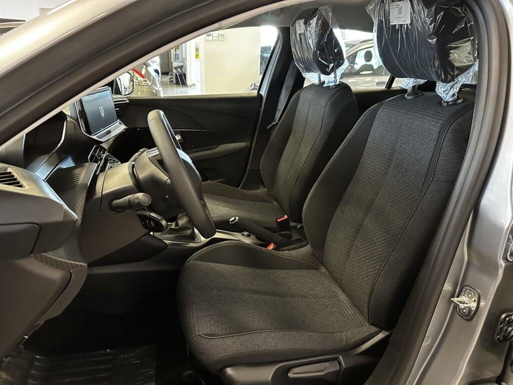 Peugeot 208 nuova a Torino (8)
