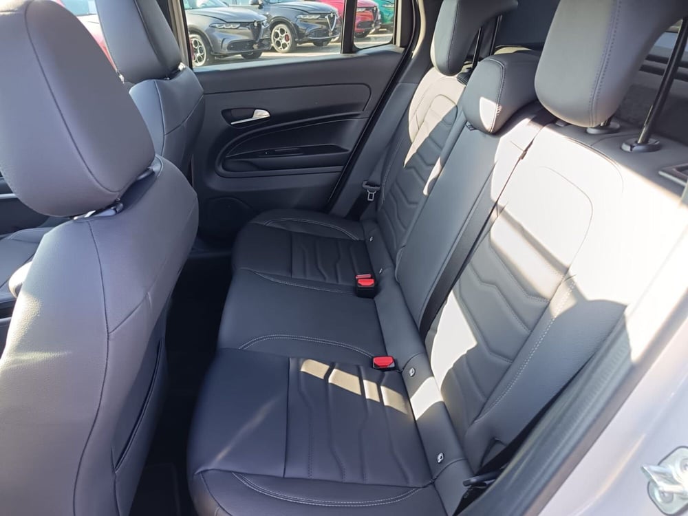 Jeep Avenger nuova a Alessandria (16)