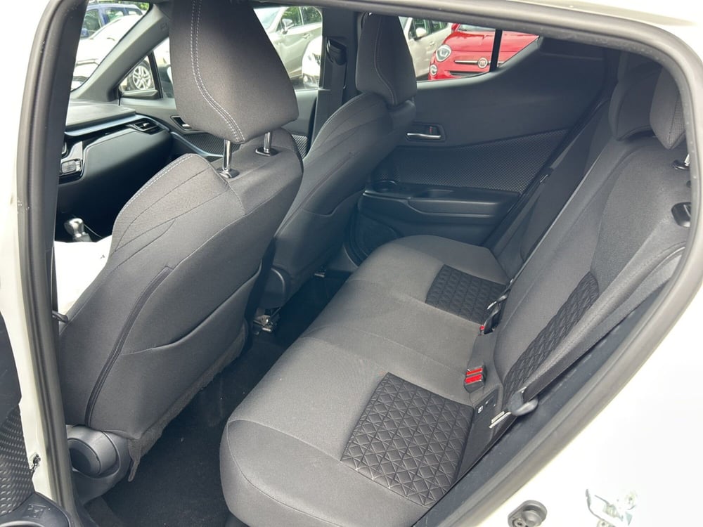 Toyota Toyota C-HR usata a Piacenza (12)