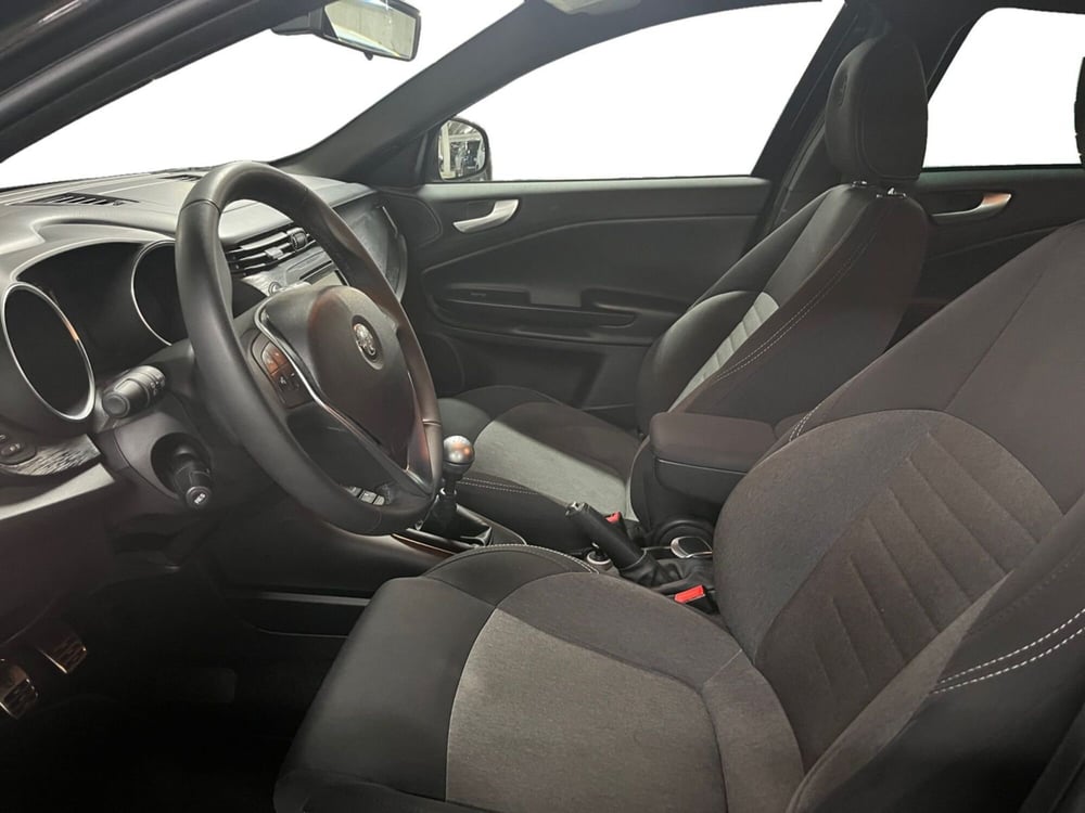 Alfa Romeo Giulietta usata a Modena (14)