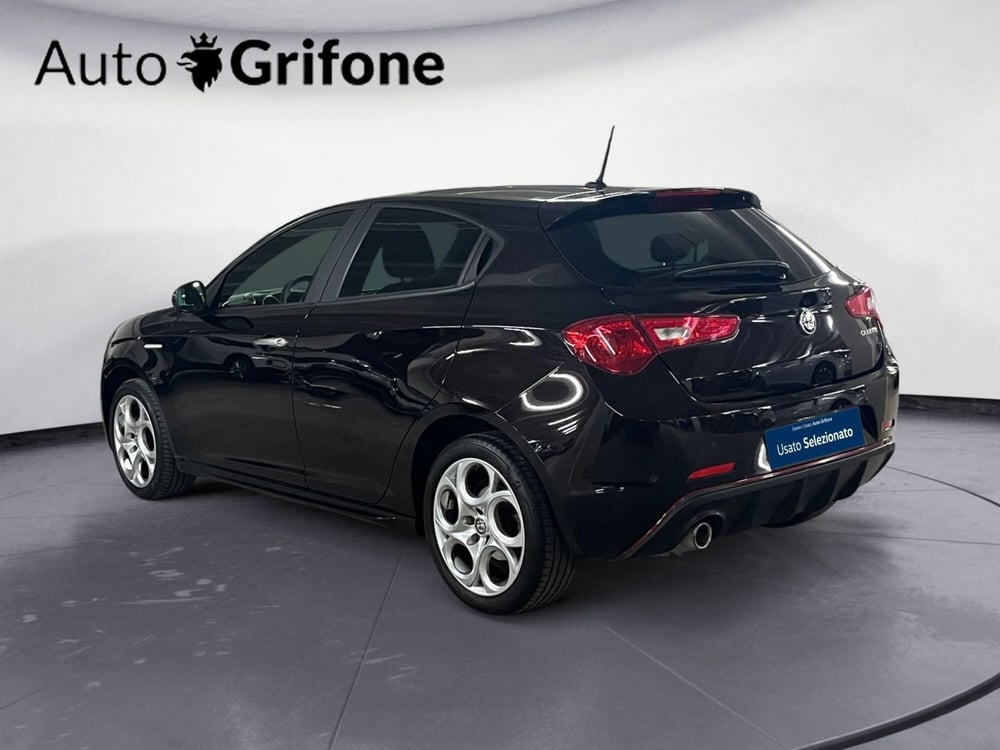 Alfa Romeo Giulietta usata a Modena (3)