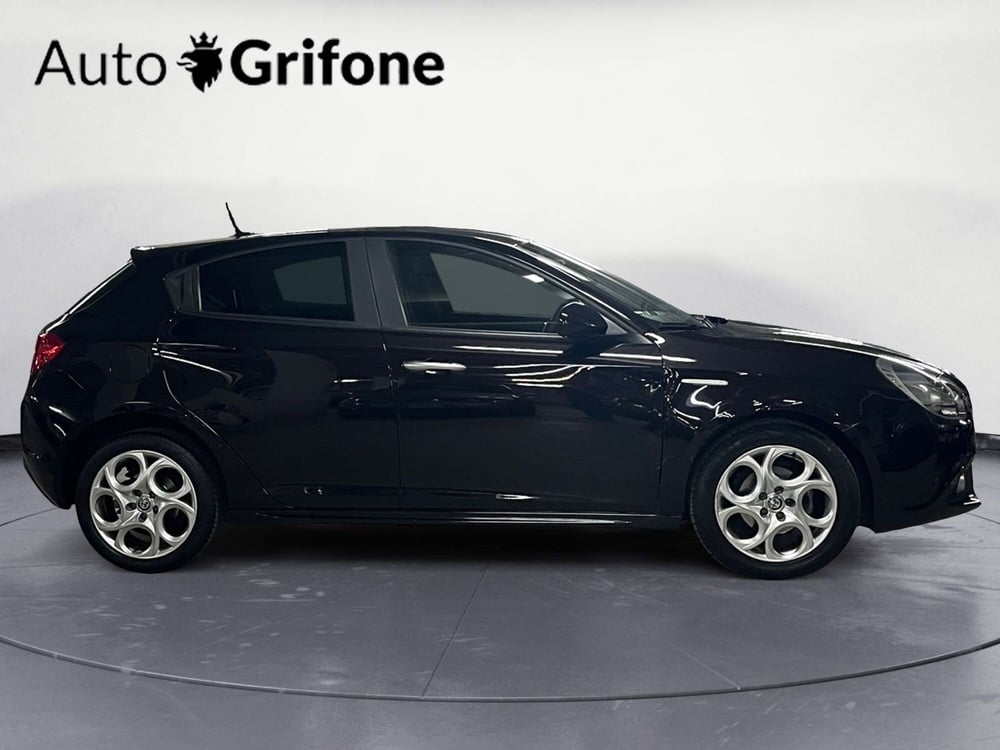 Alfa Romeo Giulietta usata a Modena (7)