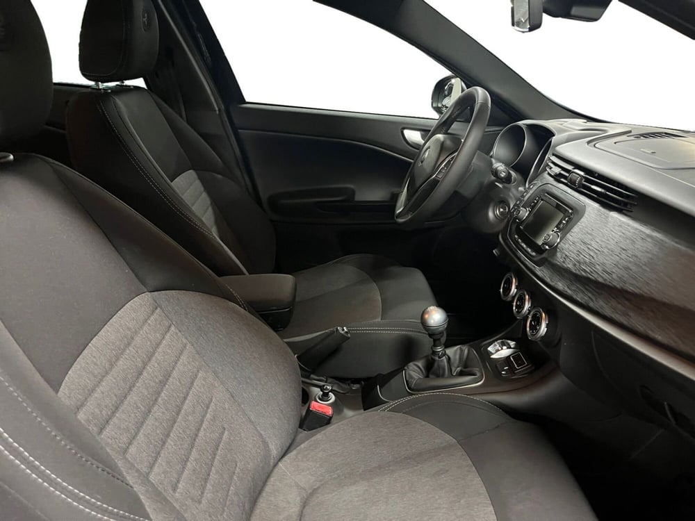 Alfa Romeo Giulietta usata a Modena (9)