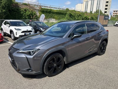 Lexus UX Hybrid Midnight del 2021 usata a Piacenza