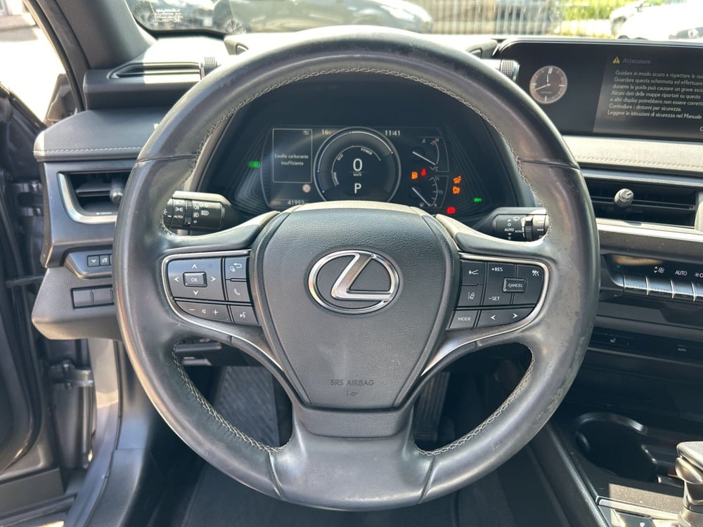 Lexus UX usata a Piacenza (12)