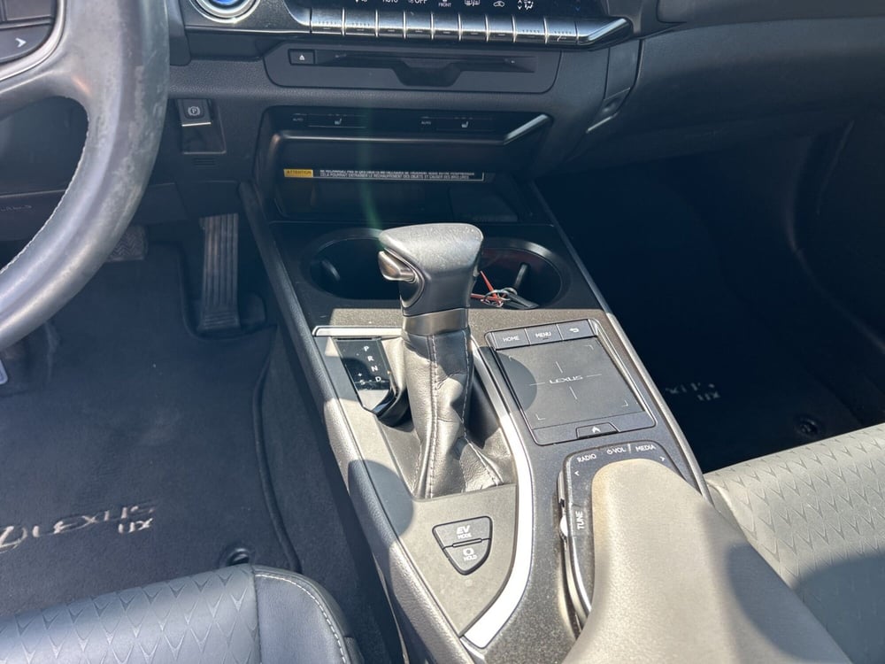 Lexus UX usata a Piacenza (13)