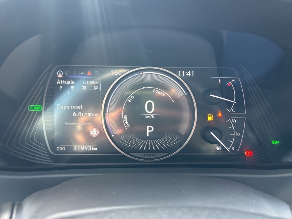 Lexus UX usata a Piacenza (15)