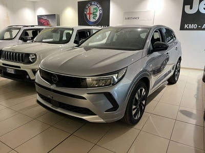 Opel Grandland 1.5 diesel Ecotec aut. Business Elegance nuova a Milano
