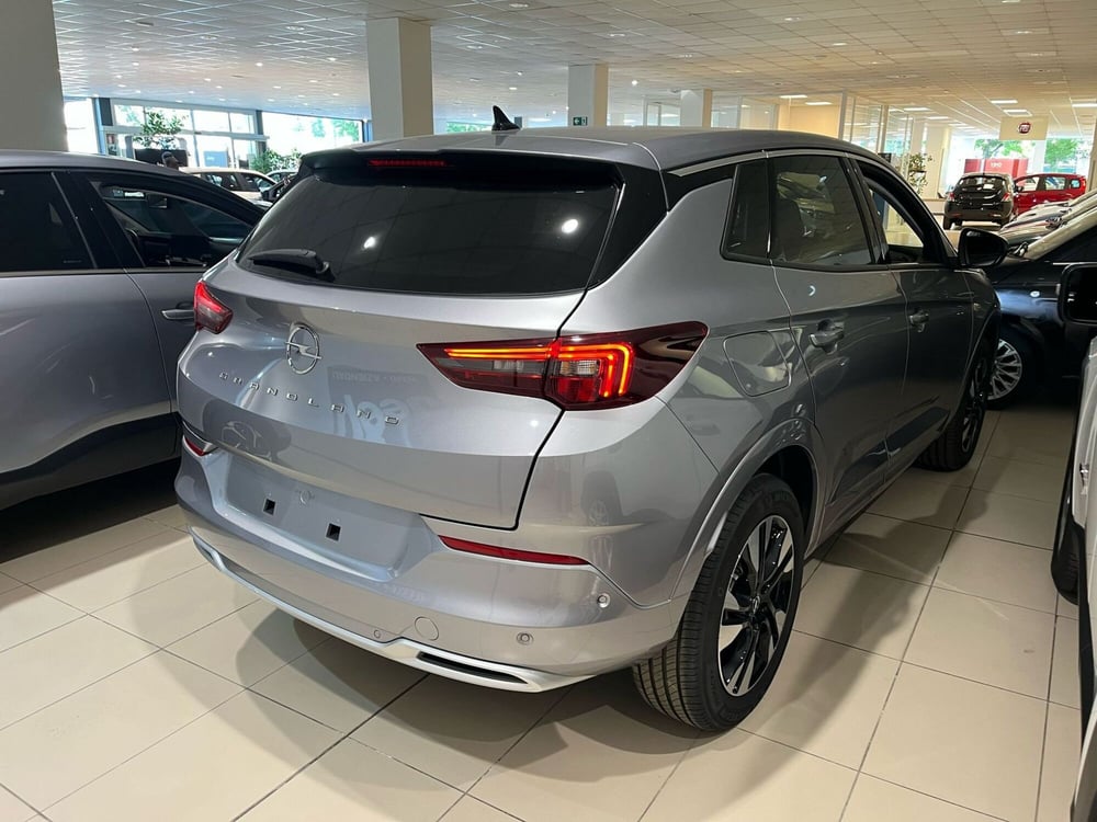 Opel Grandland nuova a Milano (4)